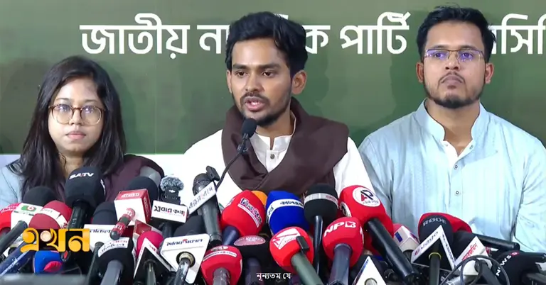 সংবাদ সম্মেলনে আসিফ মাহমুদ